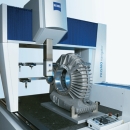 The CMM performs high-speed scanning, even on the shop floor. 