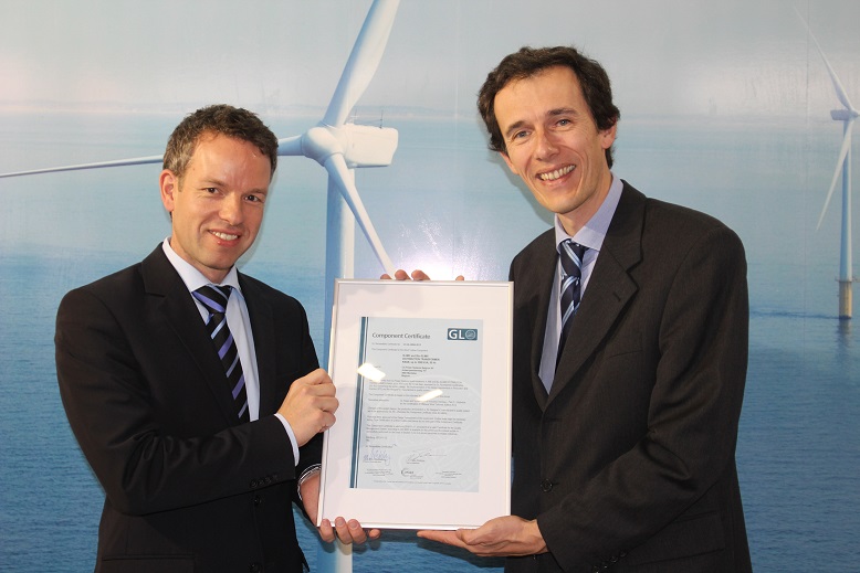 Holger Trecksel, Head of Business Development and Sales, GL RC hands the certificate over to Yves Vanlinthout from CG.