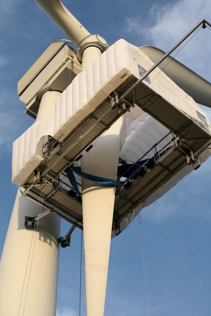 Successful on-turbine trials demonstrate the flexibility of the GEV Wind Power blade maintenance Habitat