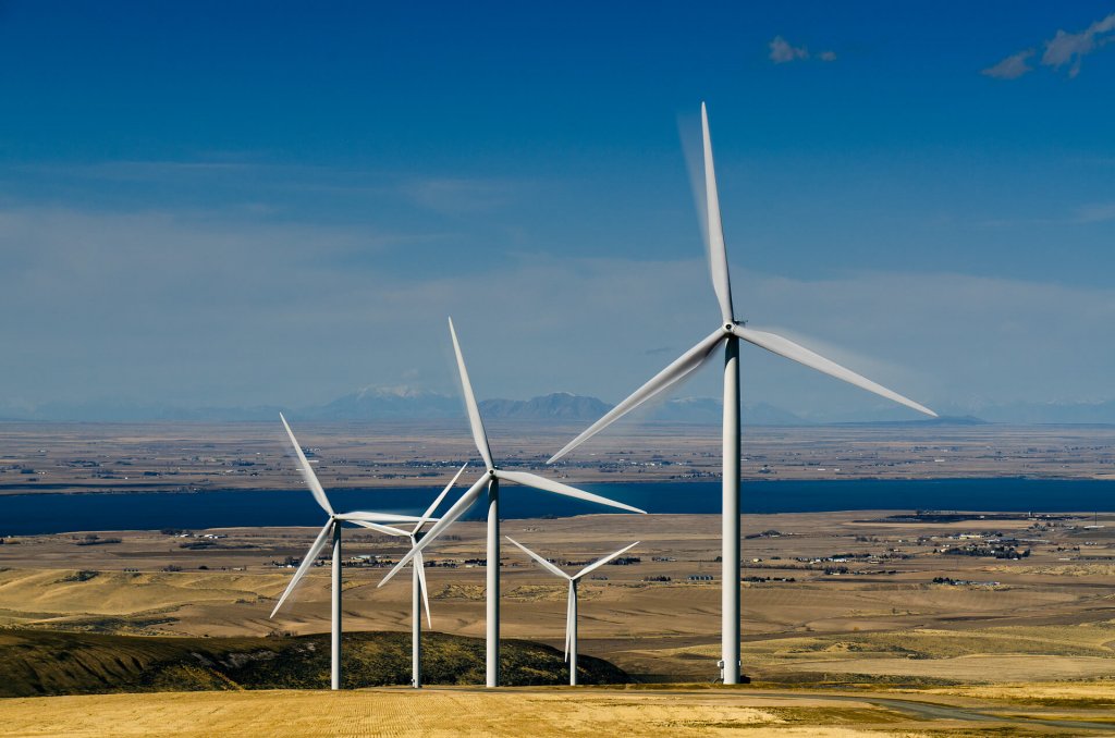According to AWEA, getting half of North America’s electricity production from zero-emission clean energy by 2025 is possible. (Photo credit: AWEA)
