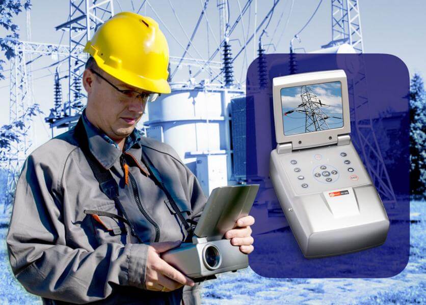 Operators who need to “see” power being delivered over transmission or distribution lines can set up Sonel’s UV camera to take video that detects and records potentially harmful coronas.
