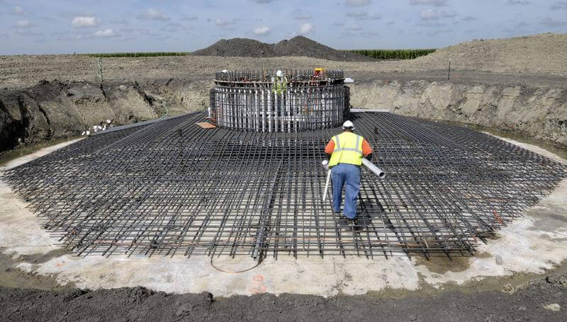 Foundation construction at E.ON’s Pioneer Trails Wind Farm near Paxton, Illinois