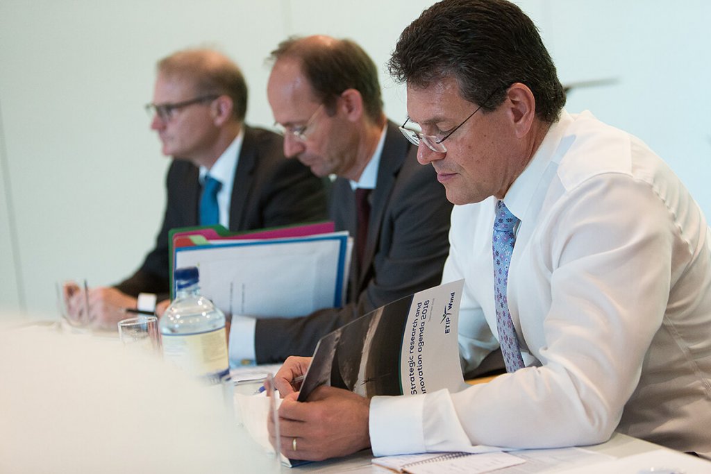 European Commission Vice President for Energy Union Maros Sefcovic met with 11 chief technical officers from the wind industry last week at the WindEurope Summit 2016 in Hamburg.