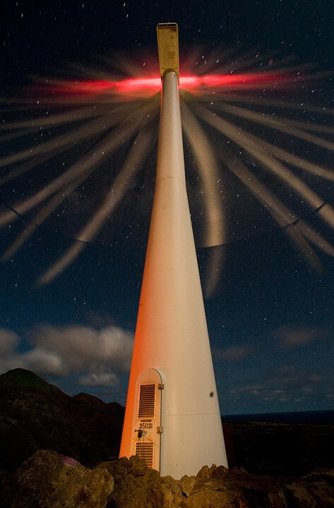 Wind turbine lighting