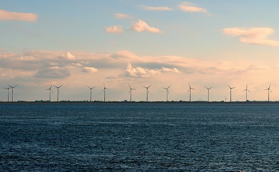 a 50/50 joint venture of Avangrid Renewables and Copenhagen Infrastructure Partners (CIP), is poised to build the nation’s first large-scale offshore wind farm off the coast of Massachusetts, pending approvals