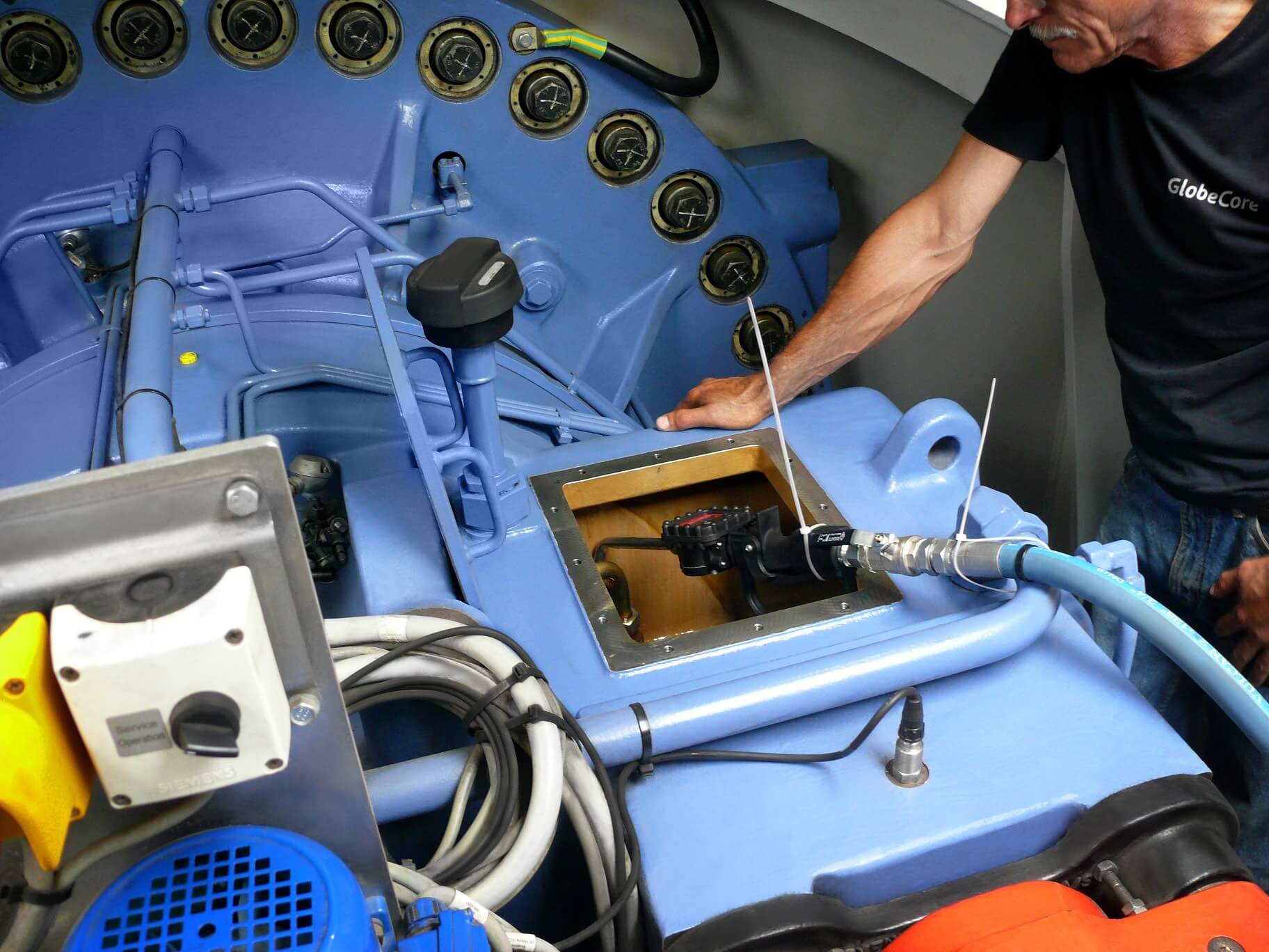 A well-lubricated gearbox is critical to reliable wind- turbine operation. For ideal gearbox health, choose gear oil that offers anti-foam properties and is blended with a balanced formulation. This means that if additives are included in the formula to resist water and wear. (Source: GlobalCore)
