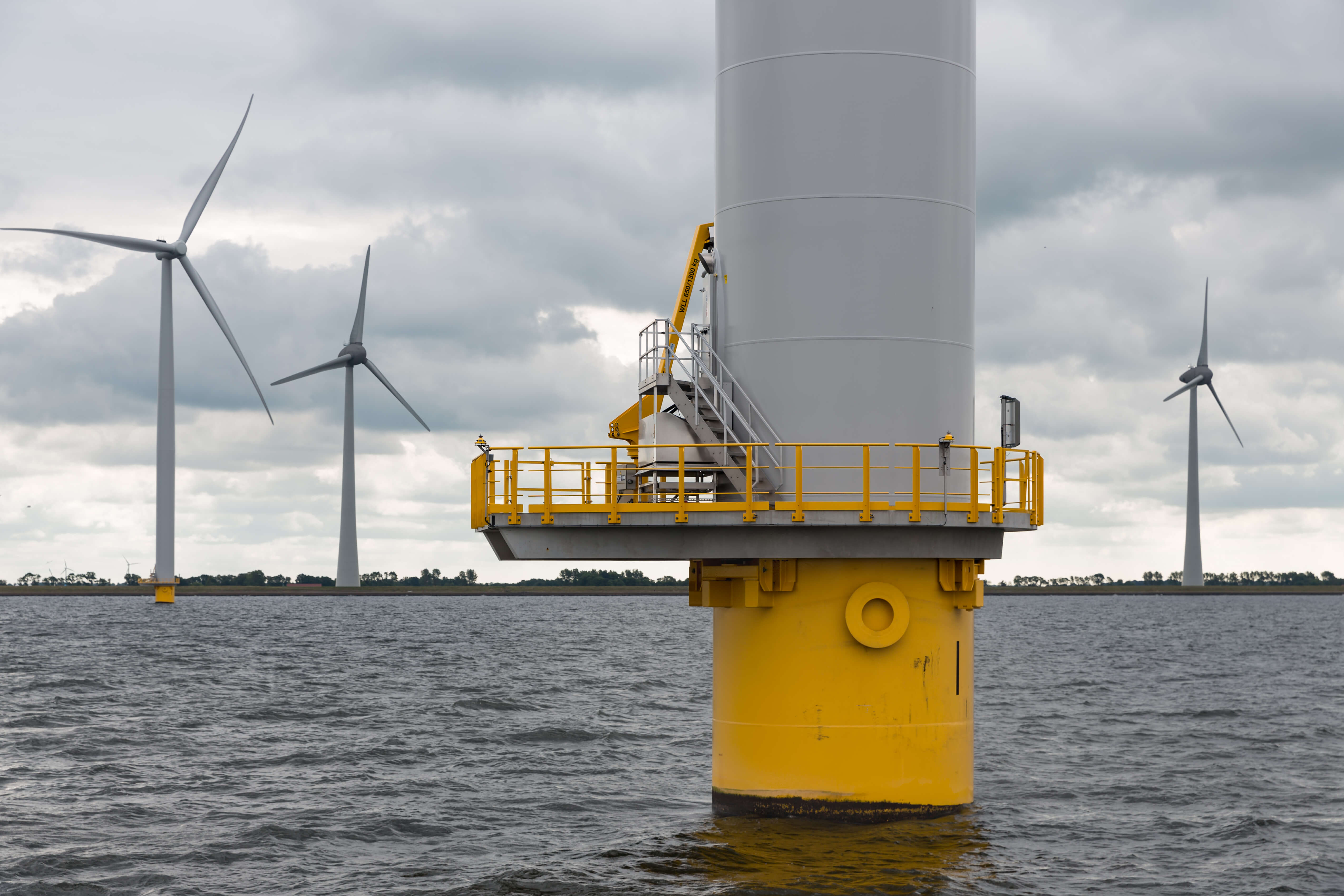 According to one report, the UK installed over 50% of all European offshore wind capacity brought online last year. The country is now extending its reach and offering offshore wind support to the United States.