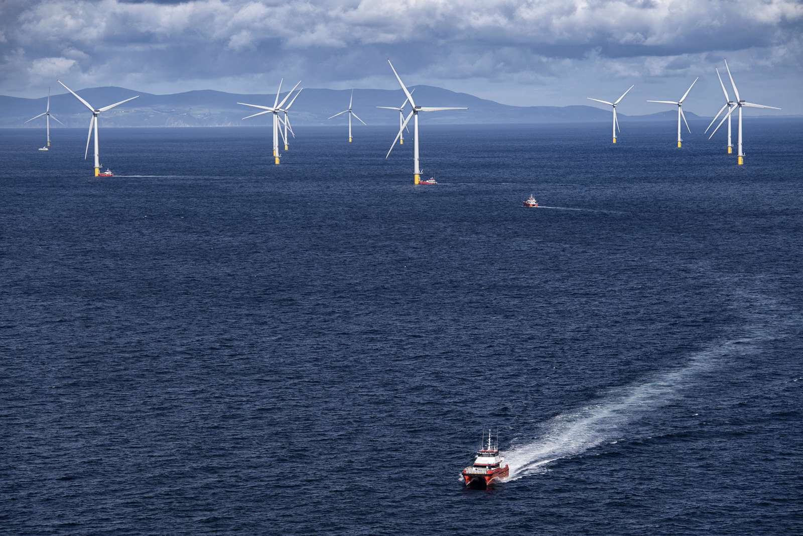 Offshore wind project provide unique challenges for developers relating to environmental and siting regulations, offshore transportation and worker safety, weather conditions, and wind-farm uptime. It is important to seek the advice of a qualified underwriter to mitigate project and insurance risks.