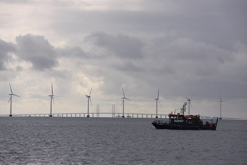 The U.S. offshore wind project development pipeline grew to a potential generating capacity of 25,824 MW across 13 states, according to a report from the Department of Energy.